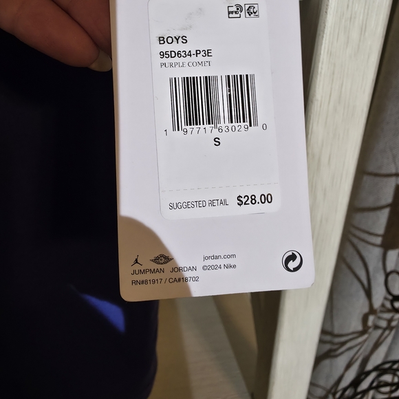 Jordan Purple Kids T-Shirt Small NWT - Picture 4 of 7